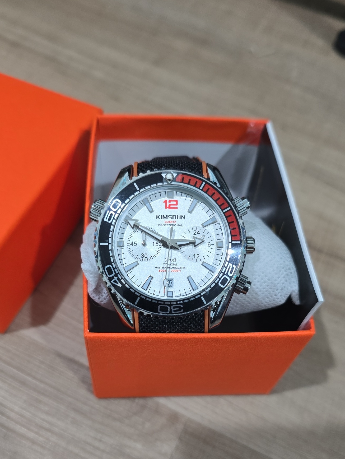 Kimsdun White Dial Chronograph Sport Watch